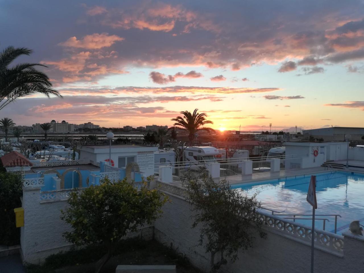 Camping Bahia Santa Pola Buitenkant foto